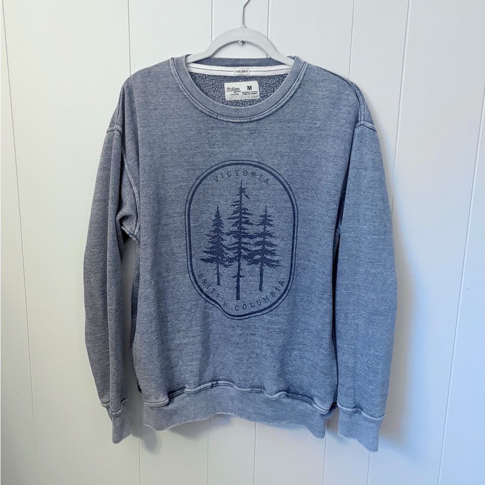 True North Crewneck Sweatshirt Canada Trees Navy Blue Distressed Unisex Medium